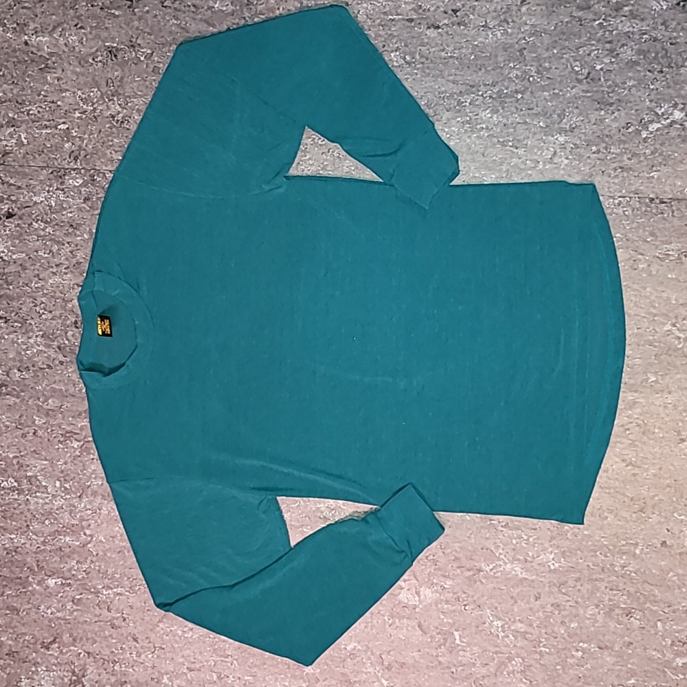 Vintage. Made in USA. REI. Stretchy. Long-sleeve. Men's size Medium